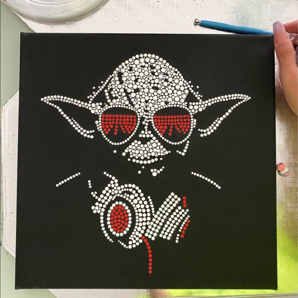 Handmade Yoda dot painting. Star Wars. Glo…